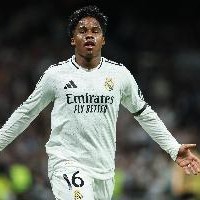 TA：恩德里克的身边人士坚称，球员今夏不会离队